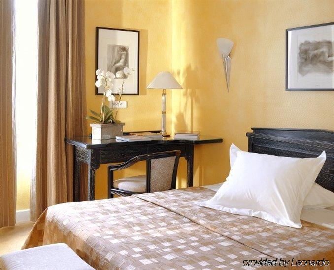 Hotel Restaurant Napoleon Fontainebleau Bilik gambar