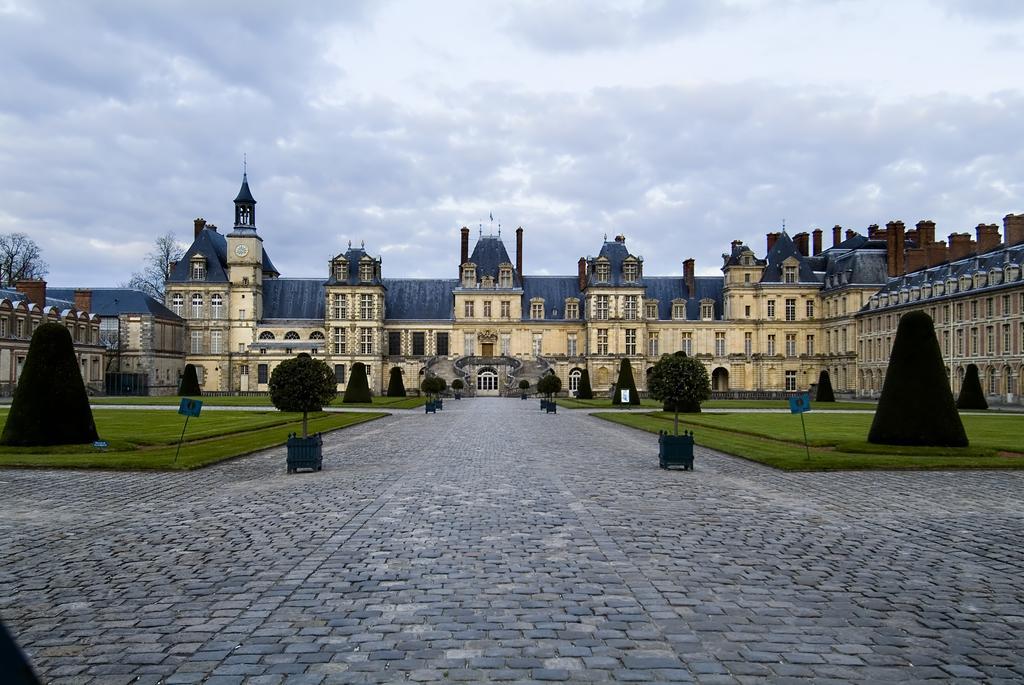 Hotel Restaurant Napoleon Fontainebleau Luaran gambar